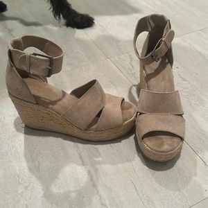 Size 10 Universal Thread wedges!